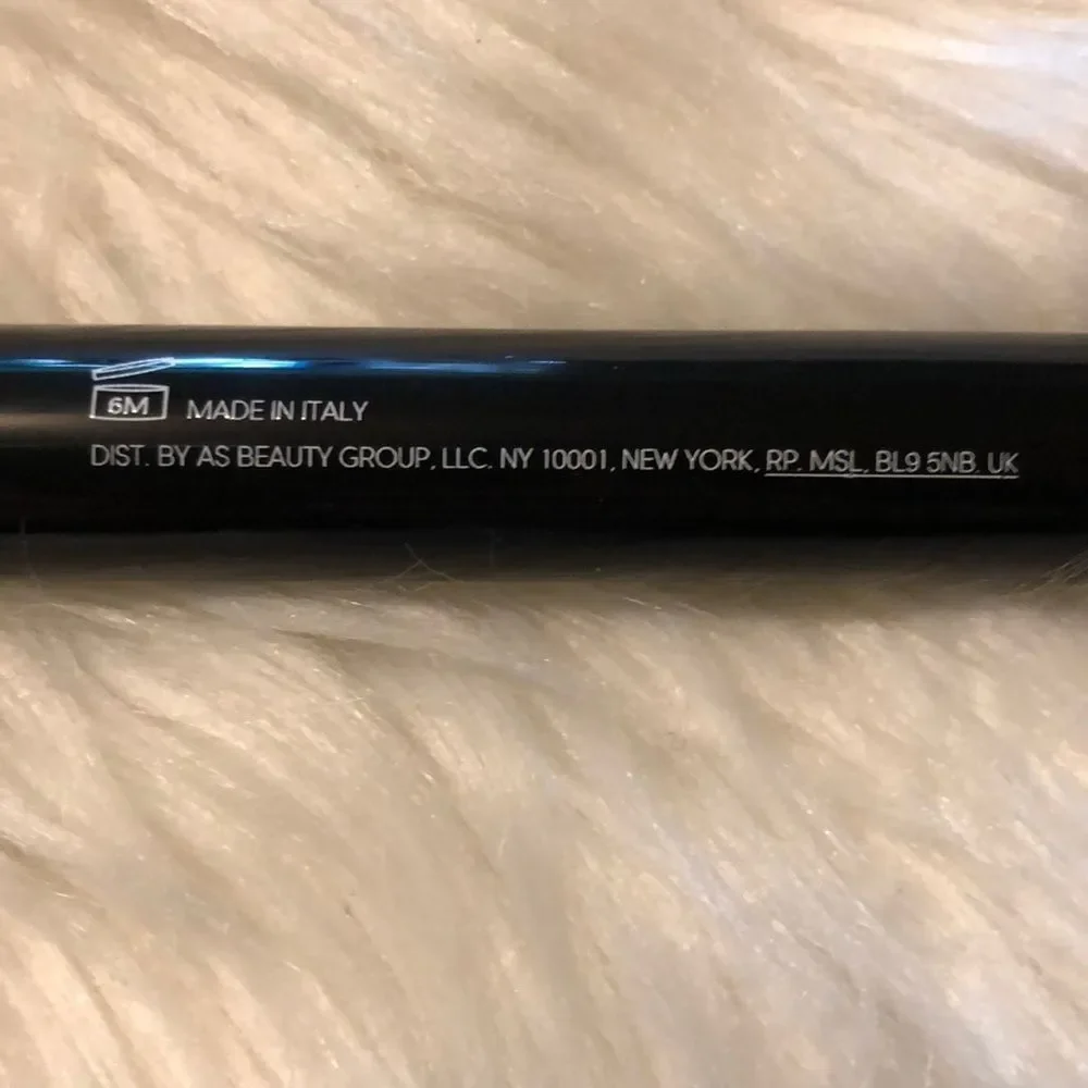 Laura Geller LashBOSS Bold Mascara in Black New in Box